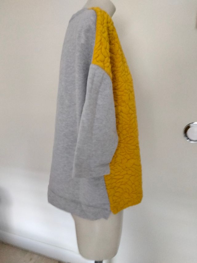 sudadera chica. talla M. pull & bear