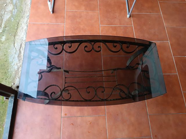 Mesa forja antigua con cristal macizo