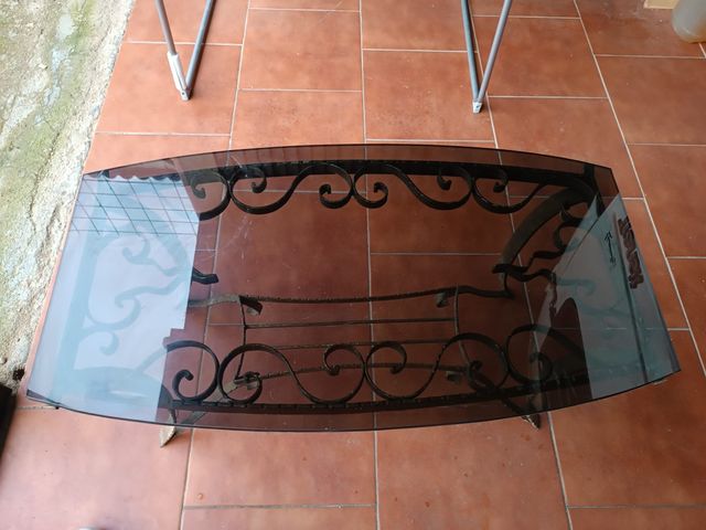 Mesa forja antigua con cristal macizo