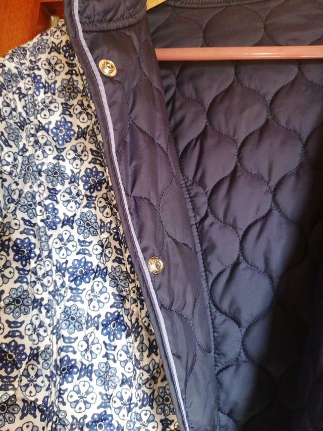 Chaqueta Entretiempo Reversible Azul y Estampados