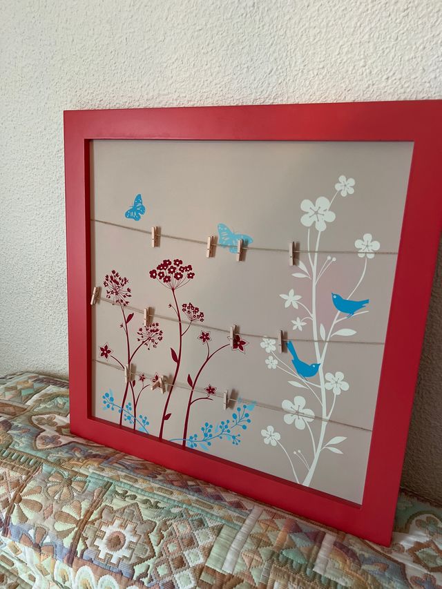 Marco decorativo con pinzas