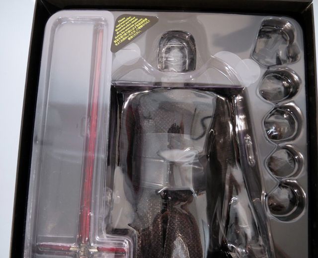 Hot Toys MMS320 Star Wars Force Awakens Kylo Ren