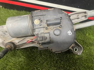 GUANTERA-TAPA- MOTOR LIMPIA MERCEDES W204 2010