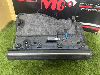 GUANTERA-TAPA- MOTOR LIMPIA MERCEDES W204 2010