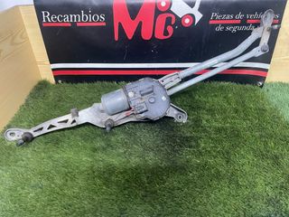 GUANTERA-TAPA- MOTOR LIMPIA MERCEDES W204 2010