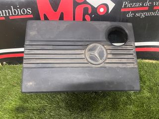 GUANTERA-TAPA- MOTOR LIMPIA MERCEDES W204 2010