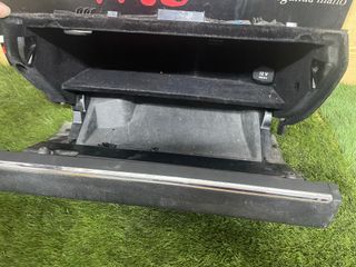 GUANTERA-TAPA- MOTOR LIMPIA MERCEDES W204 2010