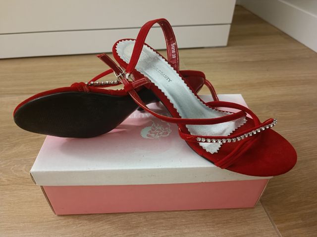 Zapatos terciopelo rojo, Número 39