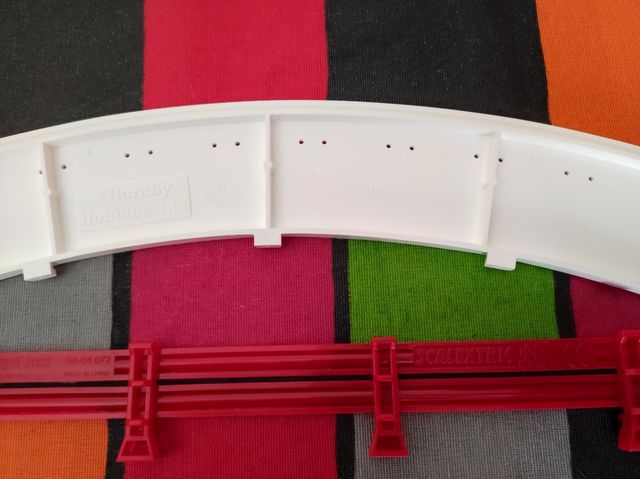 PIANOS Y VALLAS SCALEXTRIC