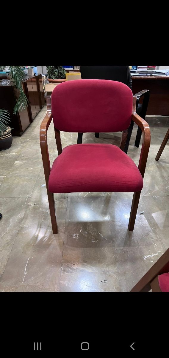 Mesa de reuniones y 8 sillones tapizados