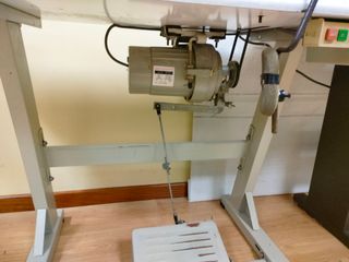 máquina de coser puntada invisible