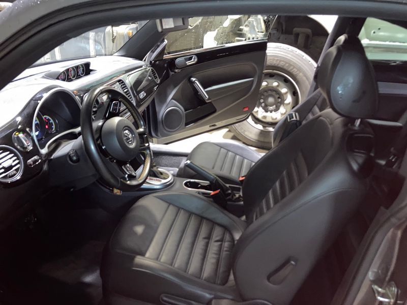 Volkswagen Beetle 2017 - foto 1