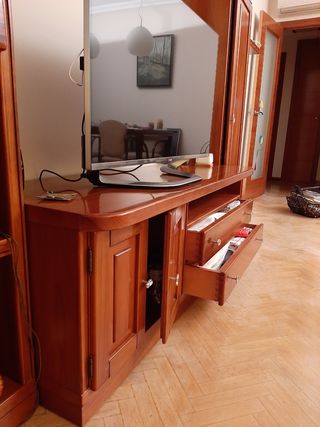 Mueble de salón de pino