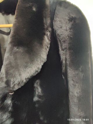 Abrigo negro Mouton 