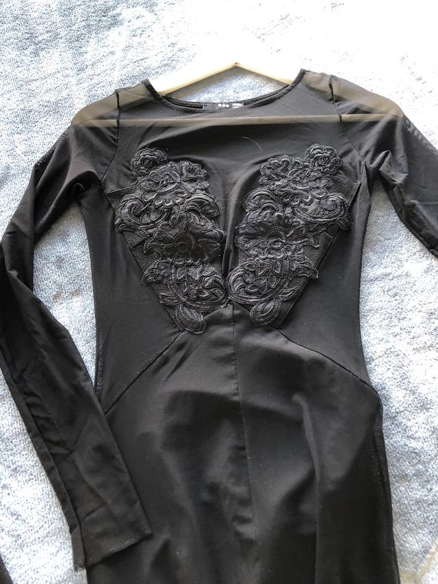 Vestido gasa y bordado de ASOS