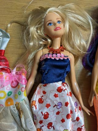 Pack Barbies + Barriguita + Vestidos