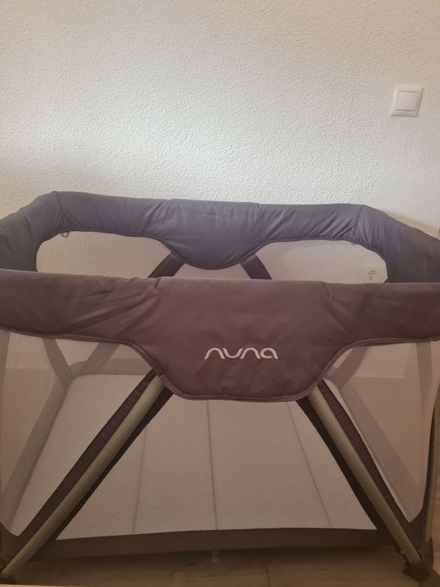 Cuna de viaje marca nuna + Colchón a medida