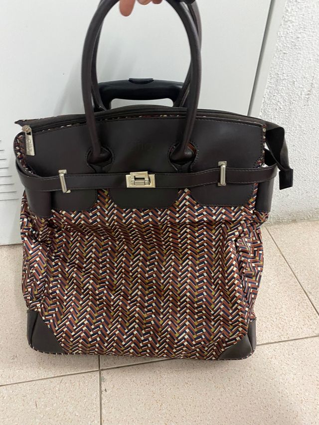 Bolsa de viaje marca AÏTA