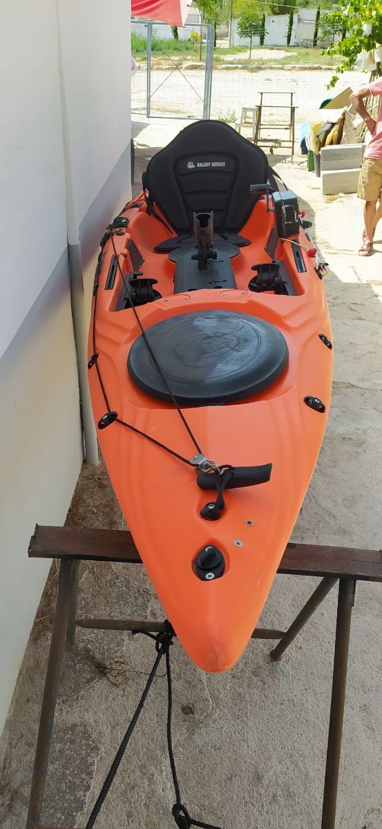 Kayak Galaxy Alboran con motor eléctrico 55lb de segunda mano por 790 EUR en Elda en WALLAPOP