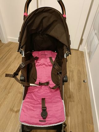 Silla de paseo MC Laren color rosa y marrón 