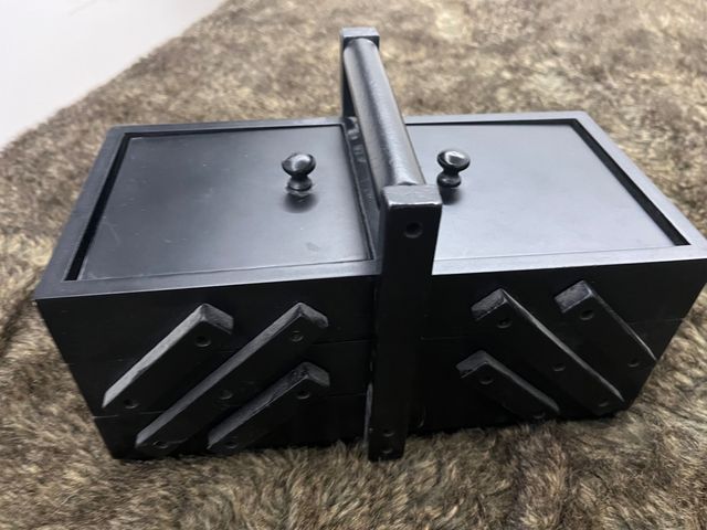 Costurero con compartimentos