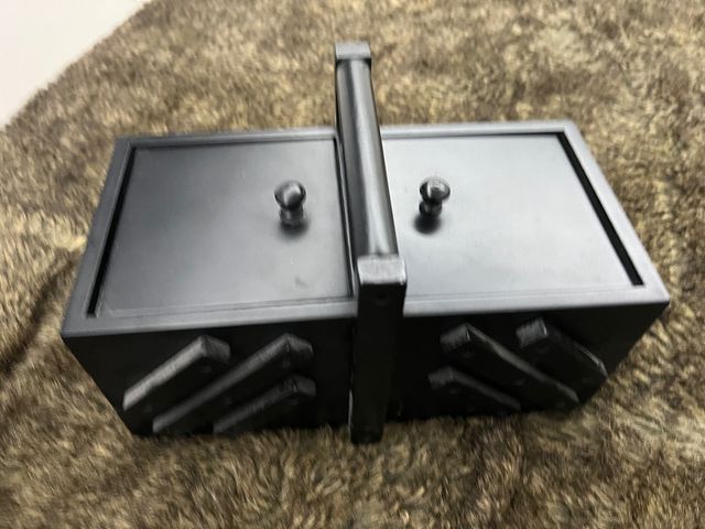 Costurero con compartimentos