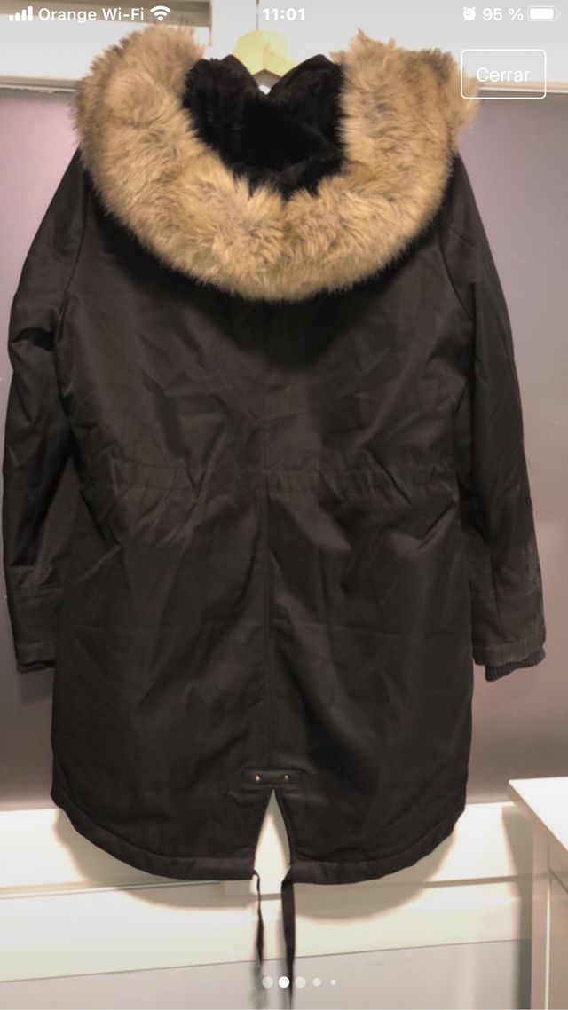 Parka mujer en negro con capucha y borreguillo