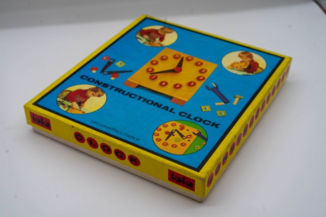 TOFA COnstructional clock giocattolo vintage
