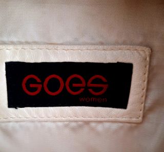 Cazadora de piel blanca