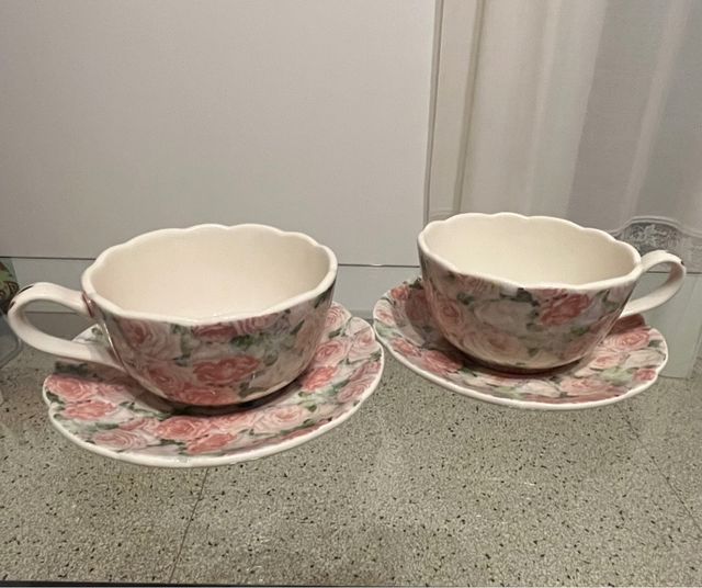 Set due tazze da tè