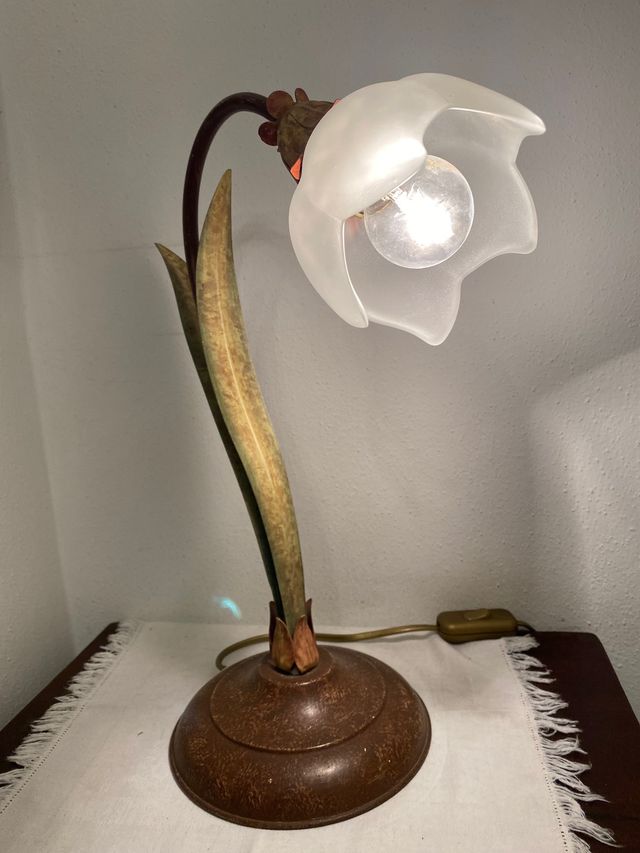 Lampadario con lampada comodino