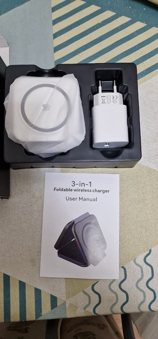 Estación de carga inalambrica 3 en 1