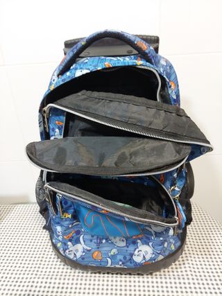 Mochila Totto estilo carro.