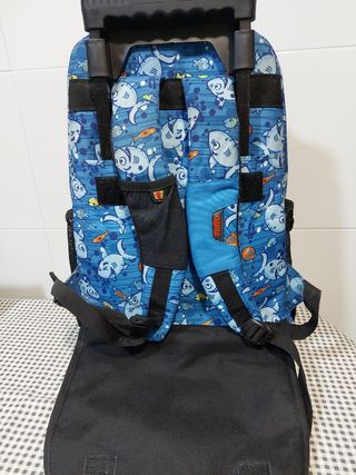 Mochila Totto estilo carro.