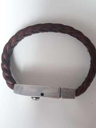 pulsera uno de 50.cuero