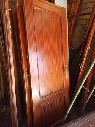 Porton + 7 puertas + 1 doble hoja con celosia