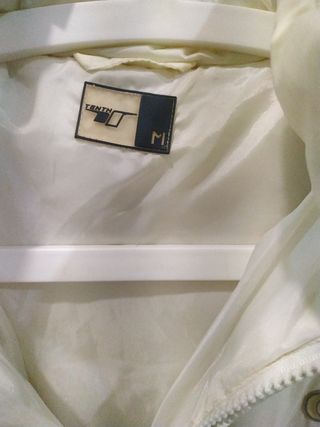 Plumífero talla M con capucha