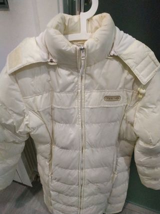 Plumífero talla M con capucha