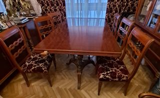 Mesa extensible con 6 sillas