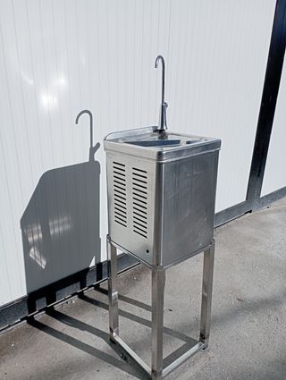 Grifo refrigerado de agua