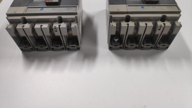 Kit Morsetti/Lug Per Interruttore Merlin Gerin 37486 &ndash; Nuovo, Venduto "com'&egrave;"