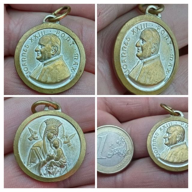 Medallas papales.