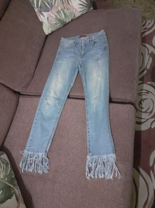 Lote 2 vaqueros  15€ Pull&Bear y Zara 