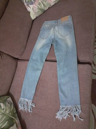 Lote 2 vaqueros  15€ Pull&Bear y Zara 