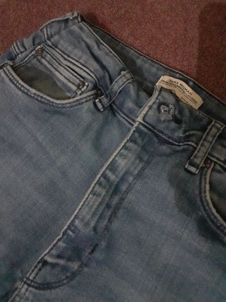 Lote 2 vaqueros  15€ Pull&Bear y Zara 