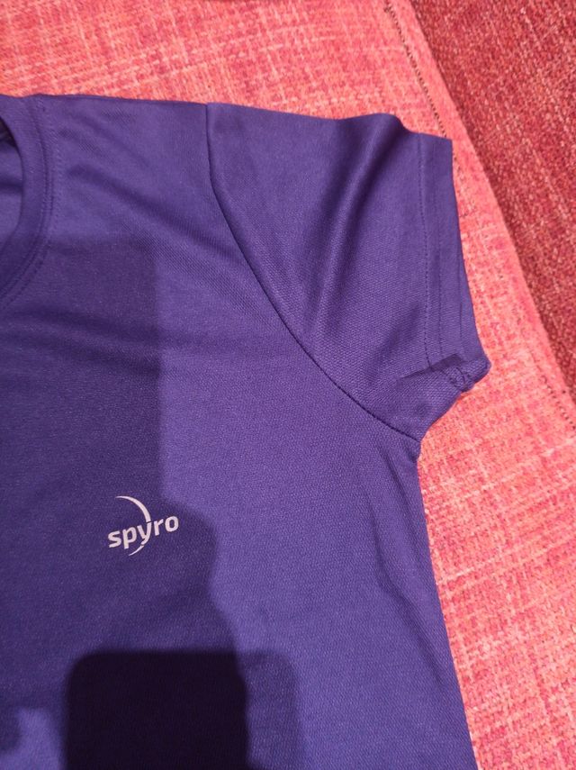 Camiseta deportiva. IMPECABLE!