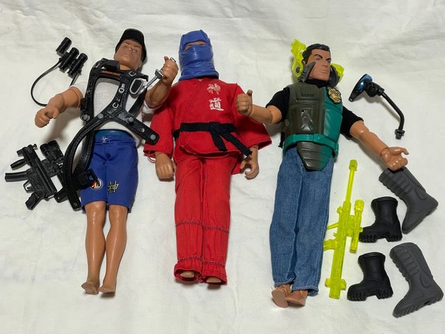 Tres action man con accesorios