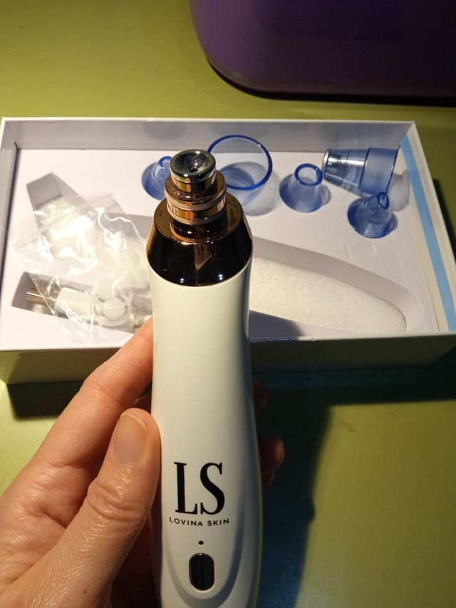 Limpiador de poros Lovina Skin.