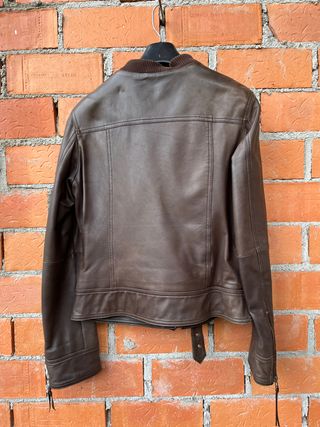 Cazadora de cuero marrón talla 40