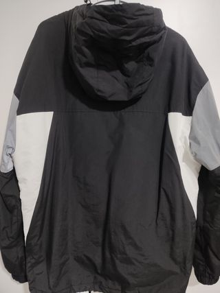 cazadora pull&bear con paneles reflectantes